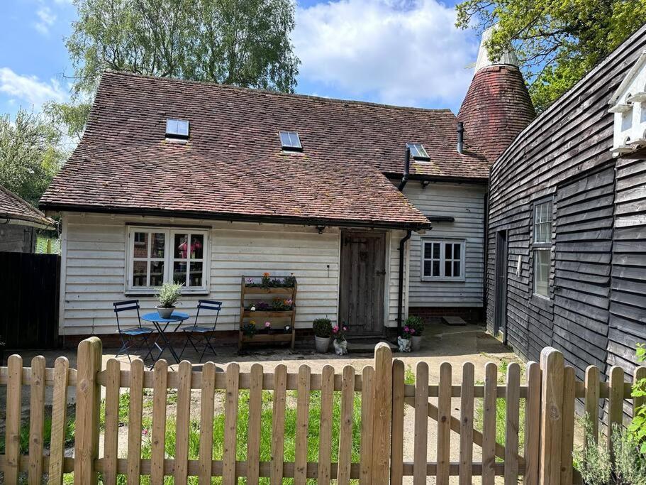 Beautiful 2 Bed Oast - 15 Acre Farm - Tunbridge Wells Villa ภายนอก รูปภาพ