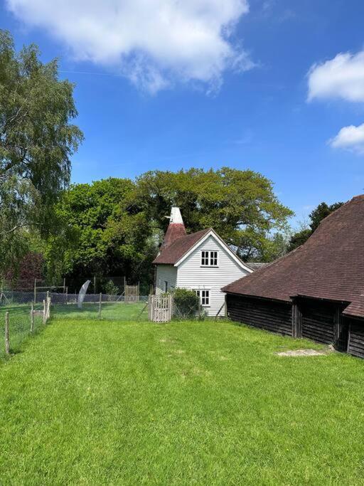 Beautiful 2 Bed Oast - 15 Acre Farm - Tunbridge Wells Villa ภายนอก รูปภาพ